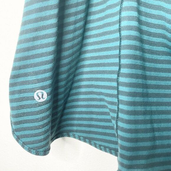Lululemon Teal and Dark Blue Racerback Tank Top - Women’s size 6 - Picture 5 of 7